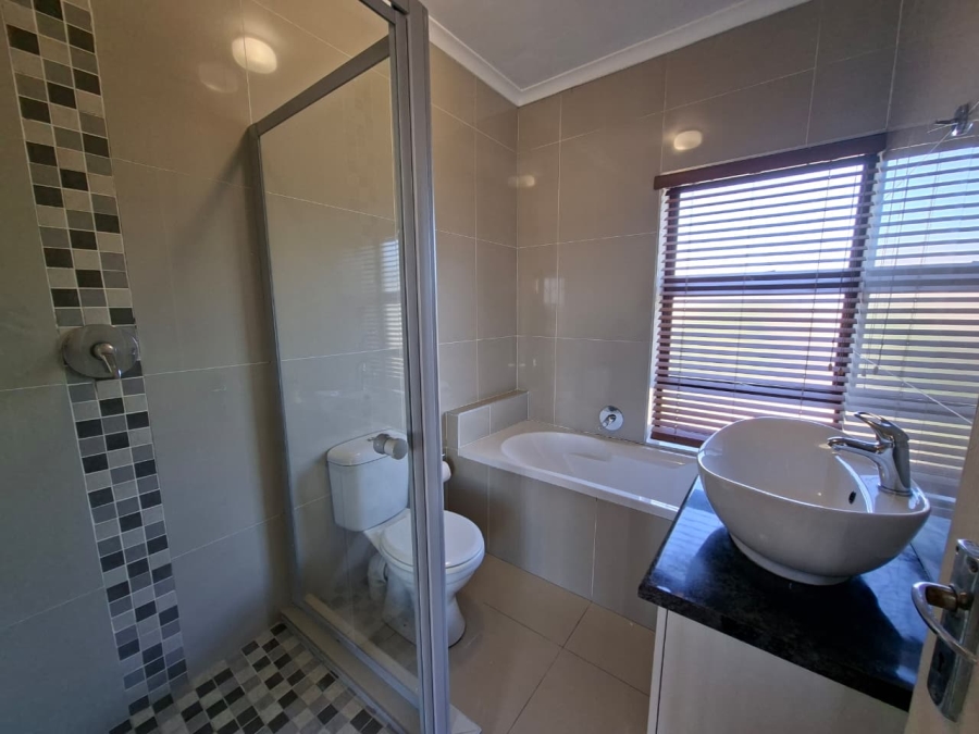 To Let 3 Bedroom Property for Rent in Jakarandas Western Cape